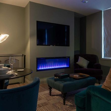 Beautiful Modern 1 Bedroom Apartment, City Centre Bath Bagian luar foto
