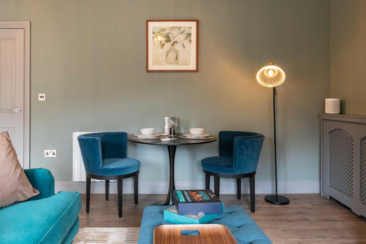 Beautiful Modern 1 Bedroom Apartment, City Centre Bath Bagian luar foto