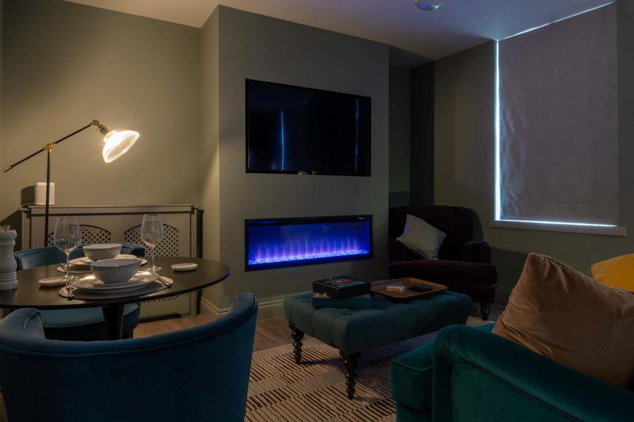 Beautiful Modern 1 Bedroom Apartment, City Centre Bath Bagian luar foto