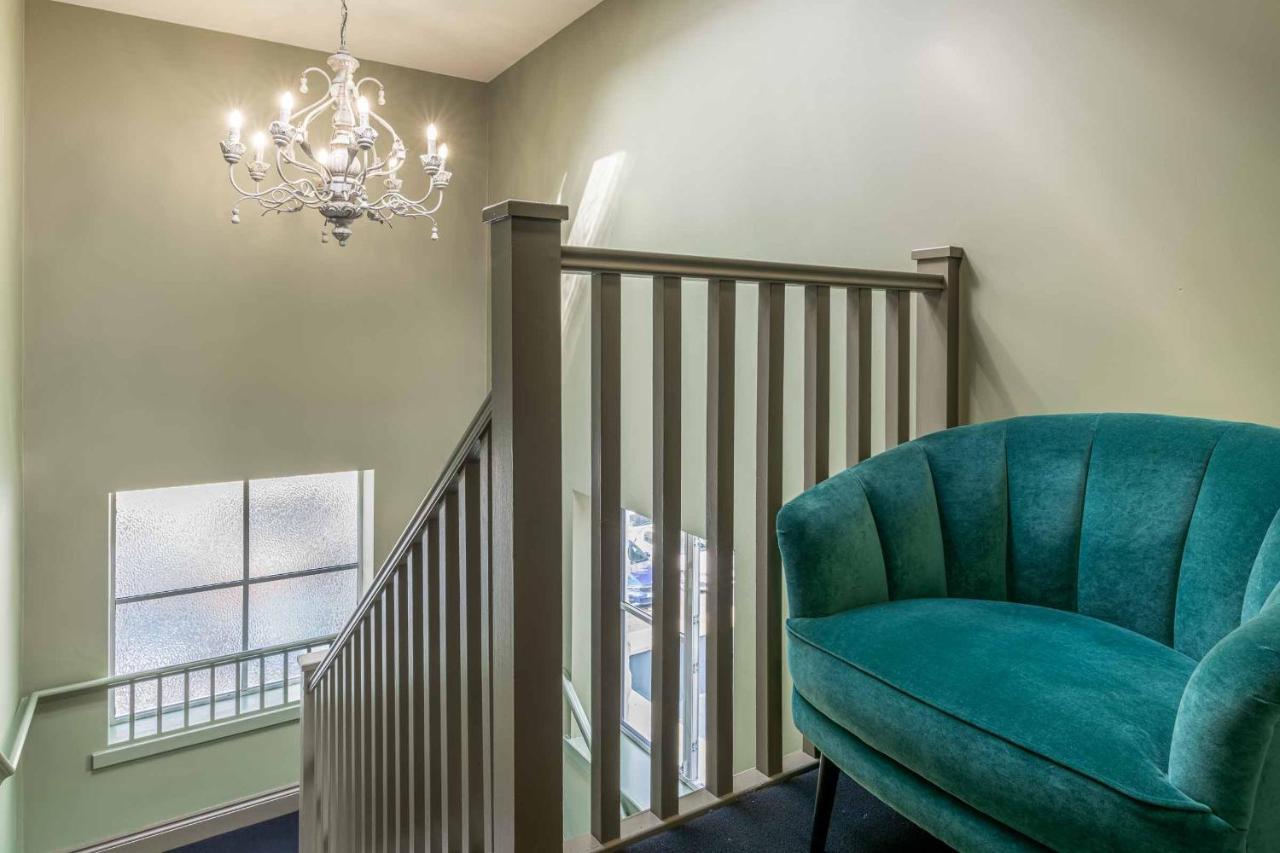 Beautiful Modern 1 Bedroom Apartment, City Centre Bath Bagian luar foto